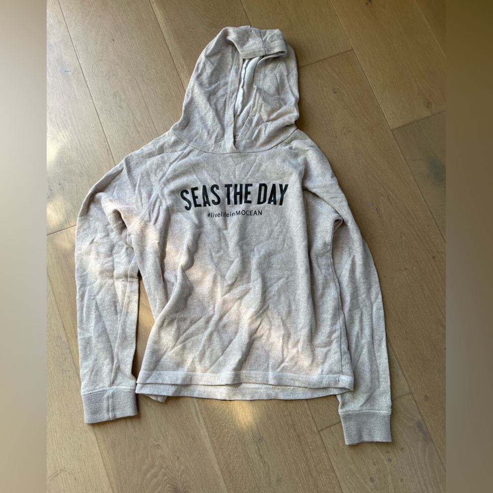 Women’s Coastal Classics hoodie